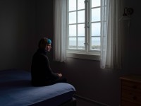 brotherus/Seabound/Watching-the-sea-through-different-windows_Hopper-Bedroom_72dpi-1500px